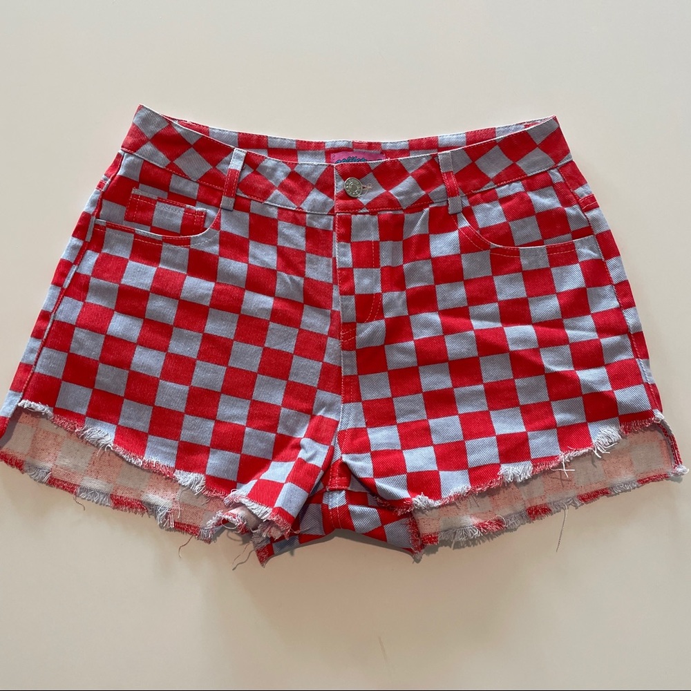 EDIKTED Checkered Shorts
